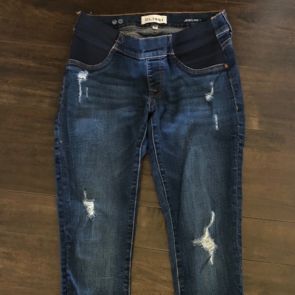 Skinny distressed maternity jeans